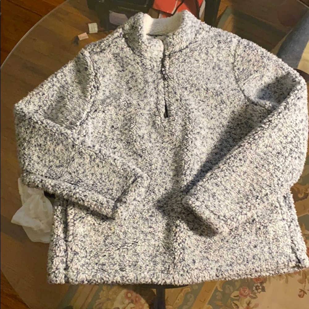 Time and tru Fuzzy sweater with pockets